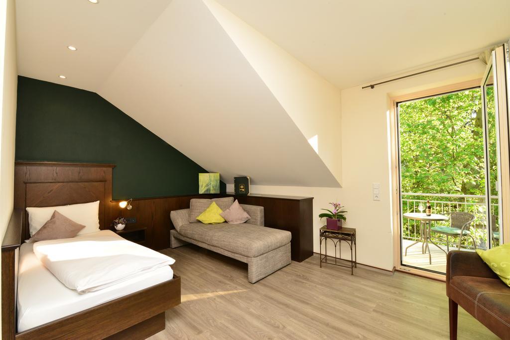Autenrieder Brauereigasthof Ichenhausen Room photo